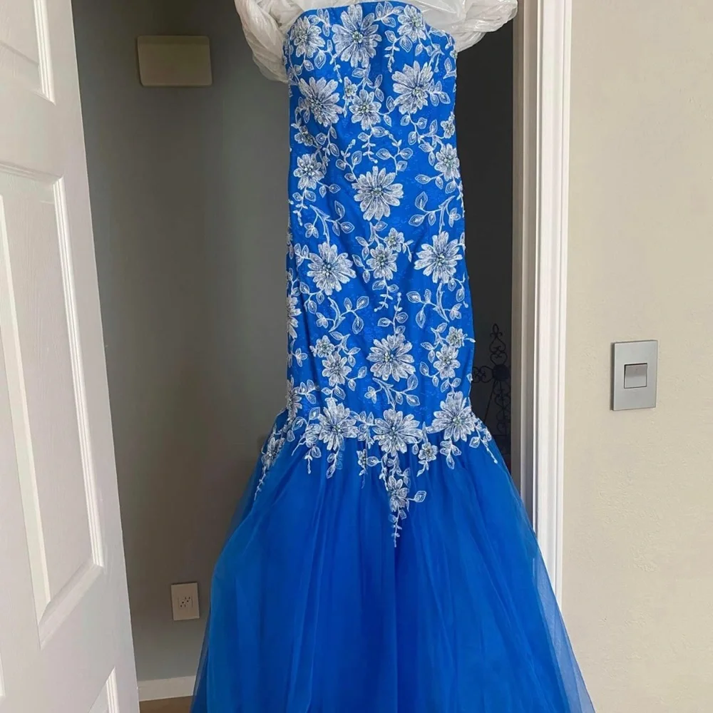 Prom/Formal dress! - Picture 1 of 3